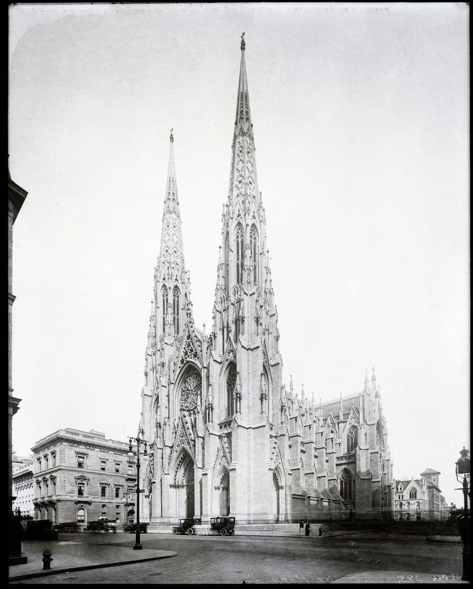 St. Patrick'S Cathedral, Fifth Avenue And 50Th Street, New York City, 1915.