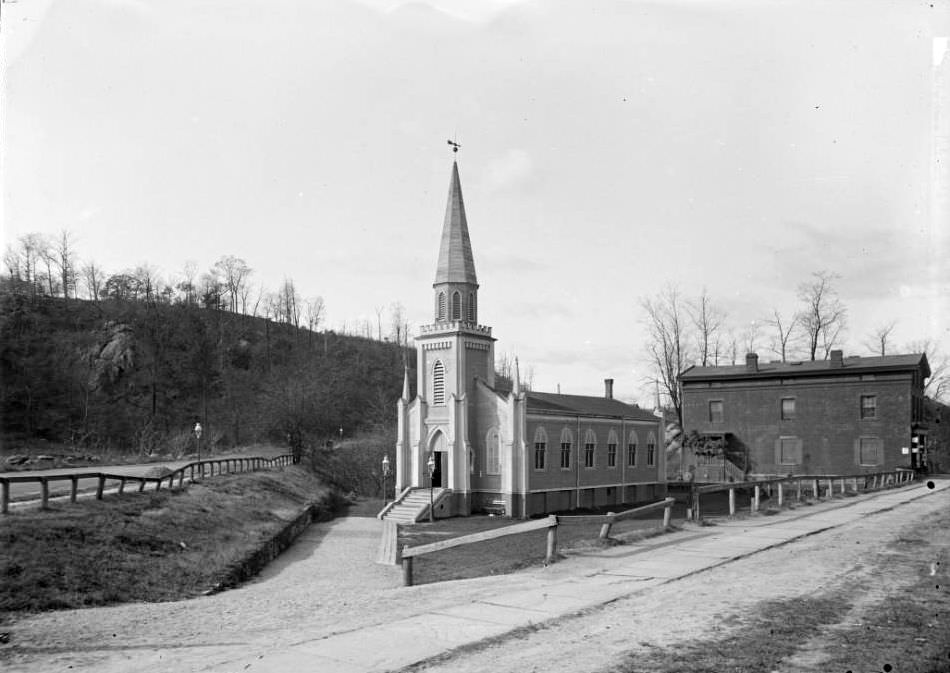 Inwood Presbyterian Church, New York City, 1912.