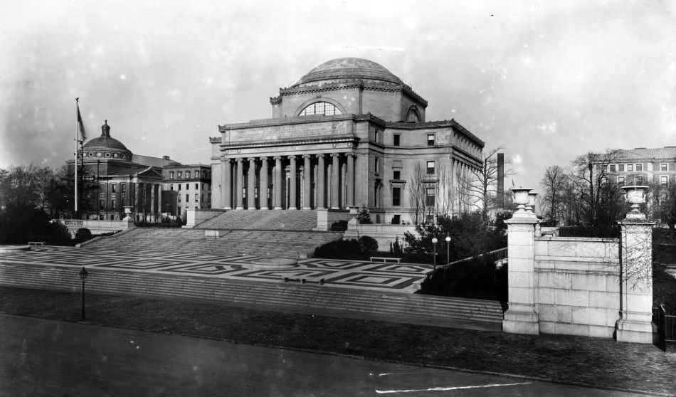 Manhattan: Low Library, Columbia University.