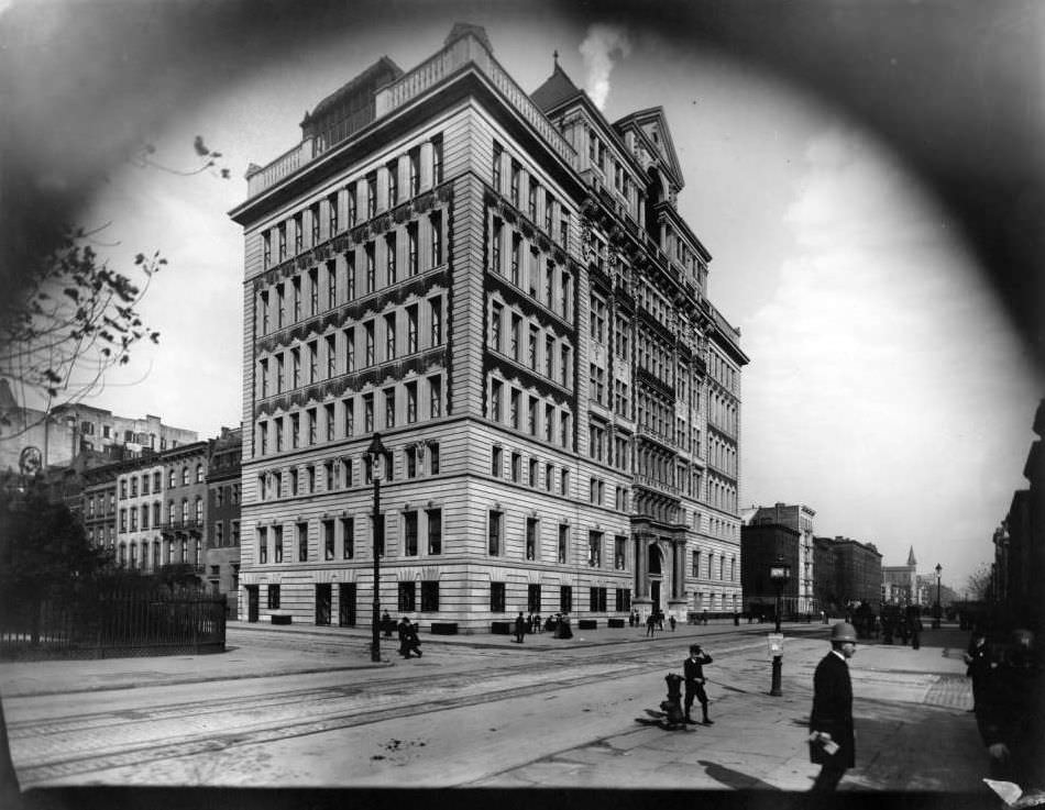 Manhattan: Lying-In Hospital Of The City Of New York, Second Avenue And E. 17Th Street On Stuyvesant Square1900S.