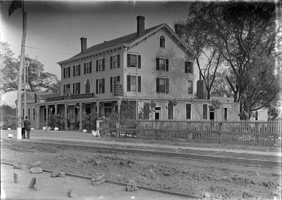Old Point Comfort Hotel, 4018 Boston Road, Eastchester, Bronx, 1900S.