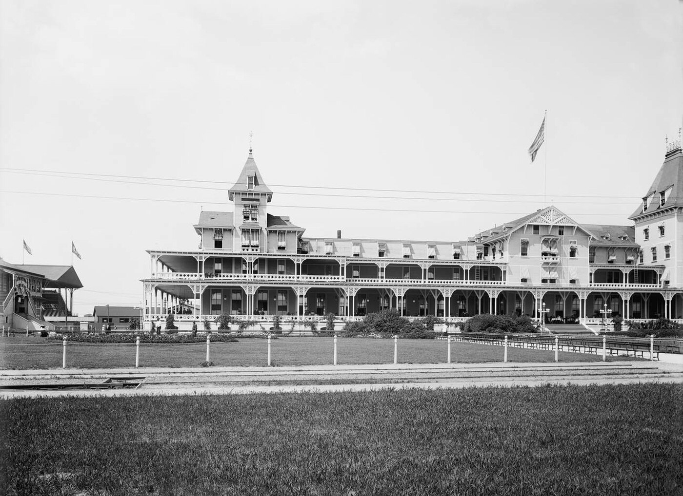 Hotel, Brighton Beach, 1901.