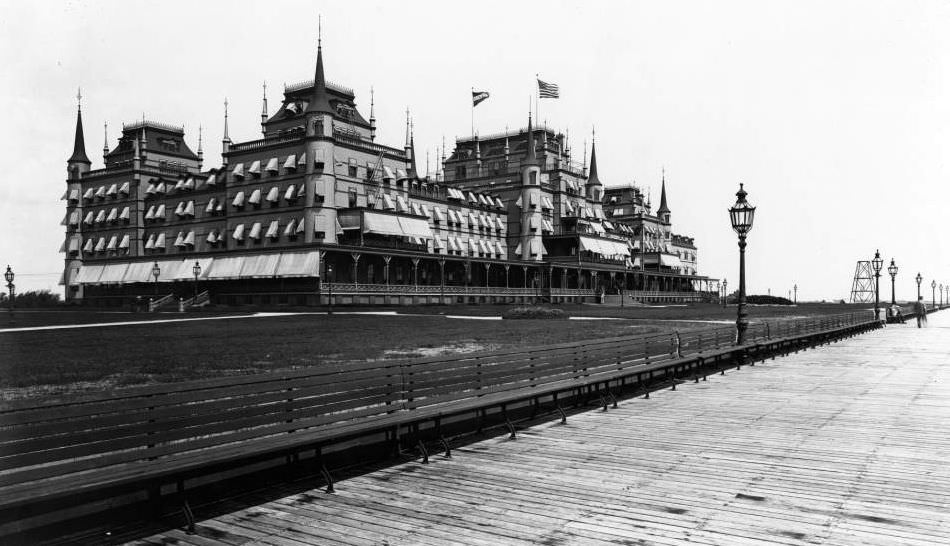 Brooklyn: The Oriental Hotel With Boardwalk In Foreground, Manhattan Beach, 1905.