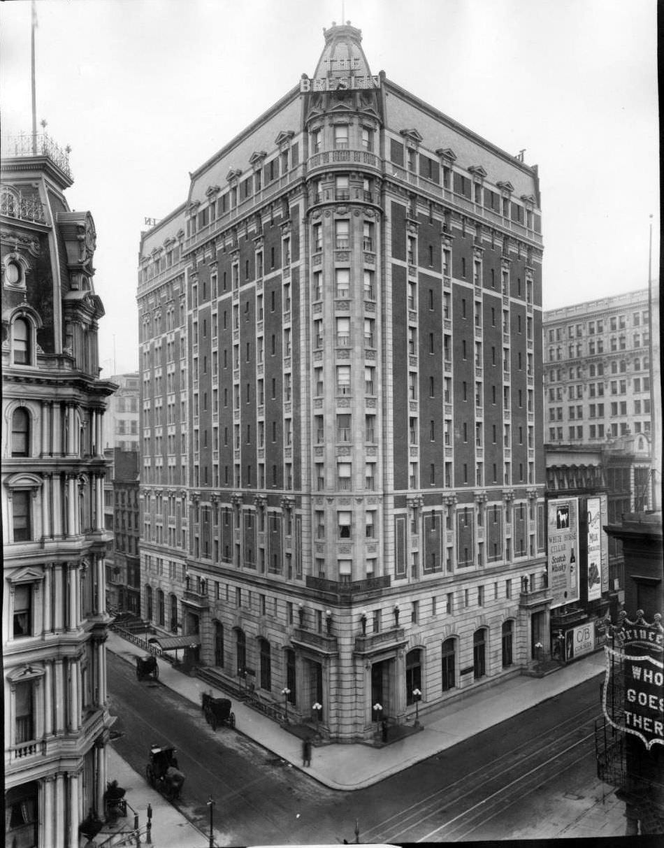Manhattan: Breslin Hotel.