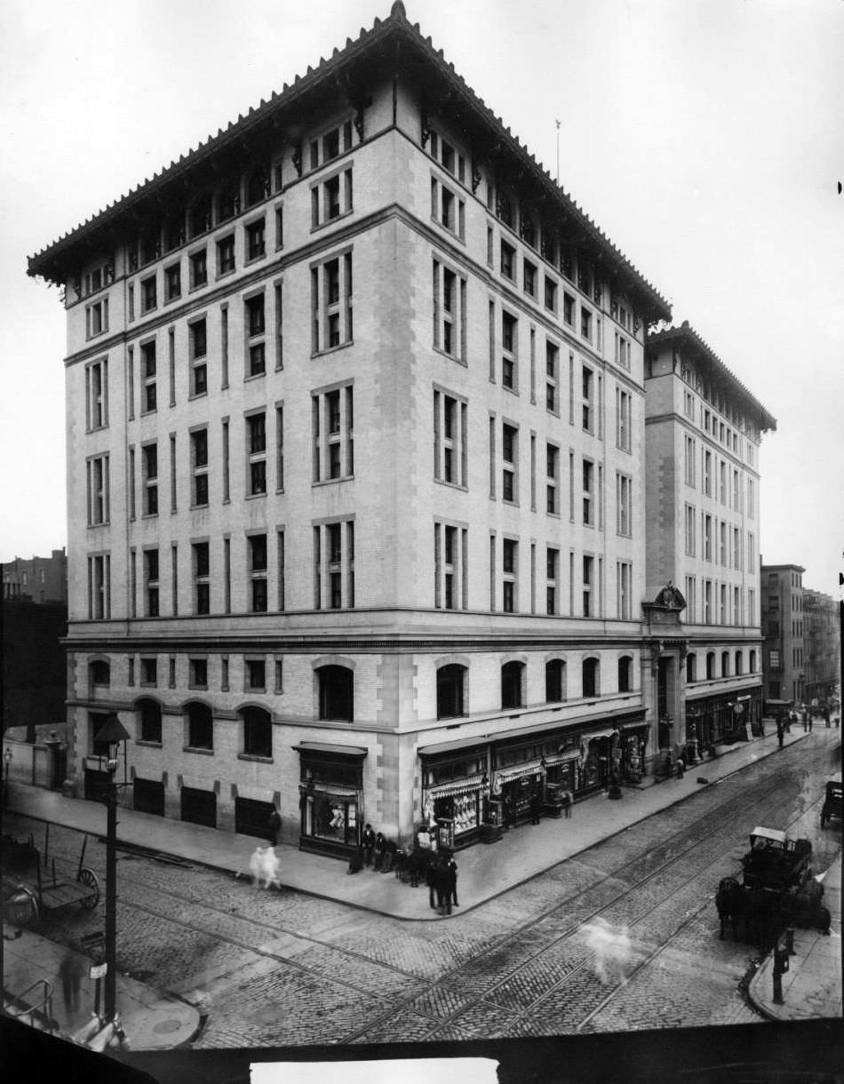 Manhattan: Mills House (Mills Hotel No. 1), Bleecker Street.