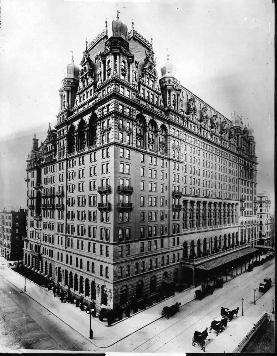 Manhattan: Waldorf-Astoria Hotel, 1898.