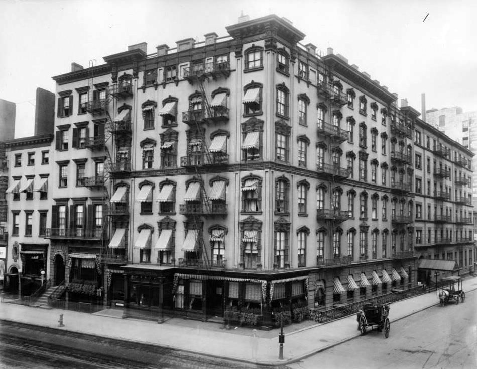 Manhattan: St. Denis Hotel, Broadway And 11Th Street.