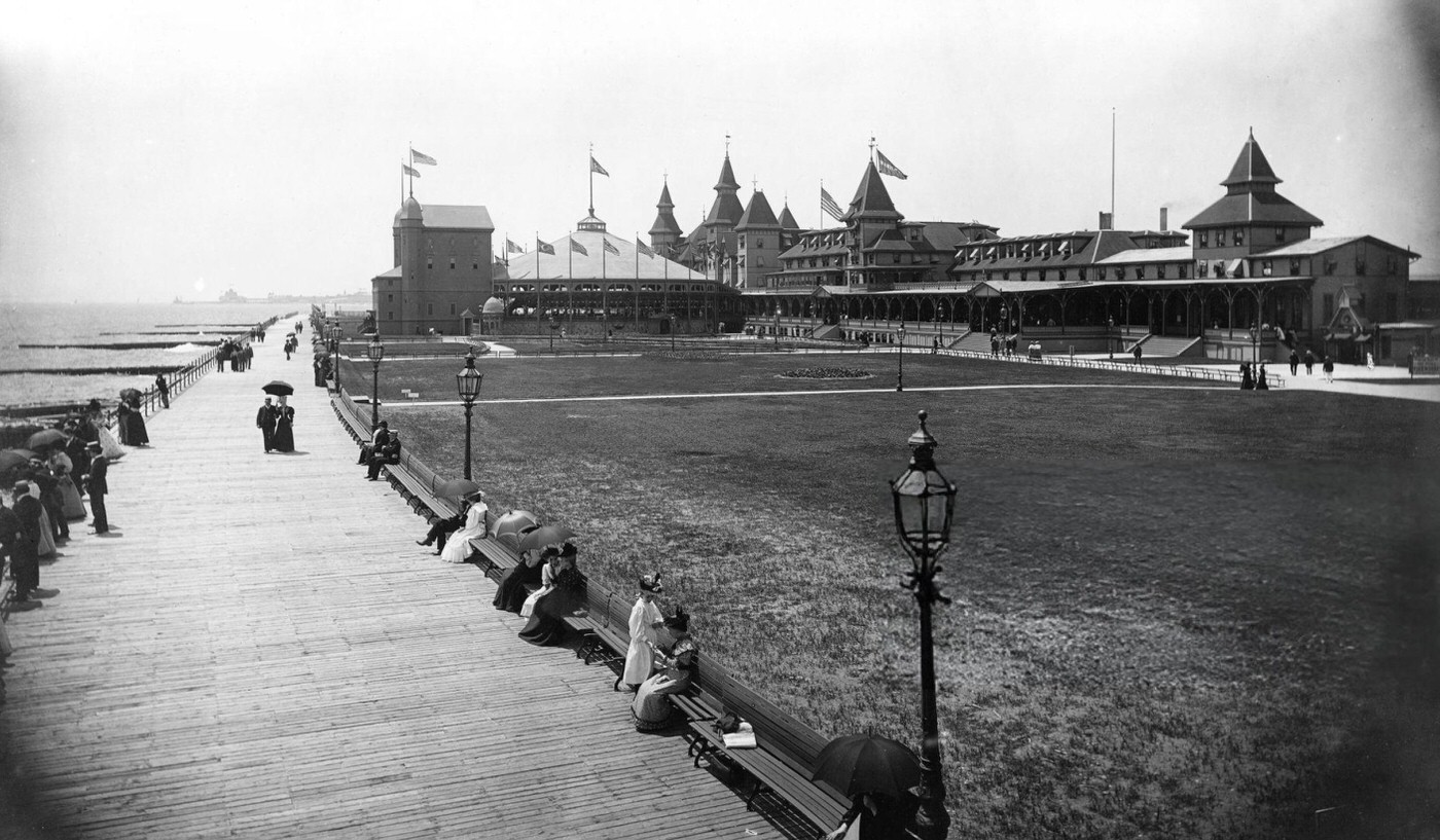 Manhattan Beach Hotel, Brooklyn, Mid-1900S.