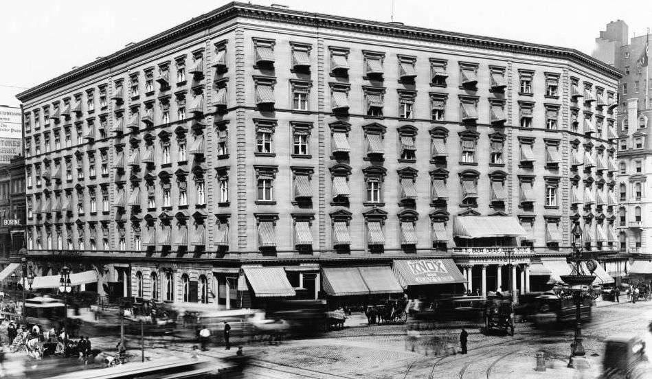 Manhattan: Fifth Avenue Hotel.