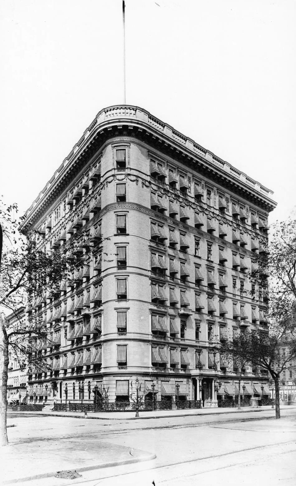 Manhattan: Hotel Marie Antoinette.