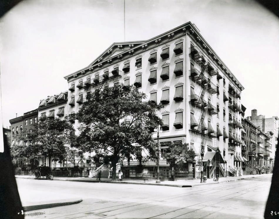 Brevoort Hotel, Fifth Avenue And 8Th Street.