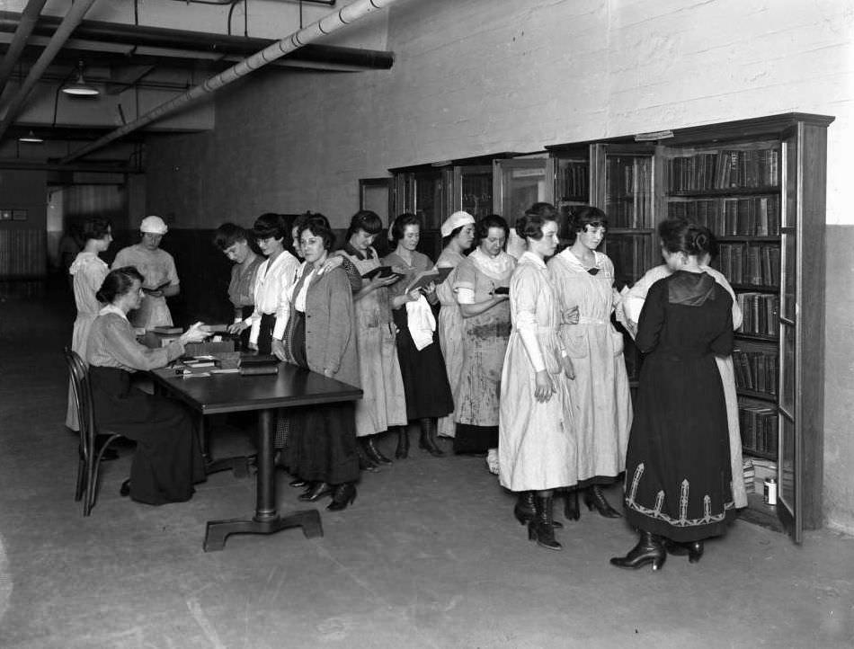 Traveling Library Station Of The Queens Borough Public Library, Visiting The Loose-Wiles Biscuit Factory, Long Island City, Queens, 1917.