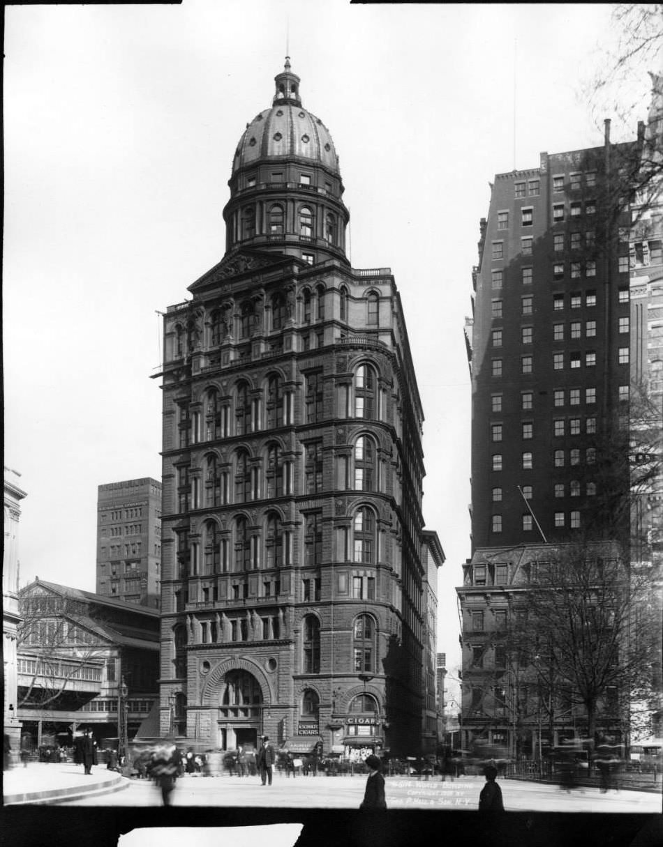 New York World Building, 1909.