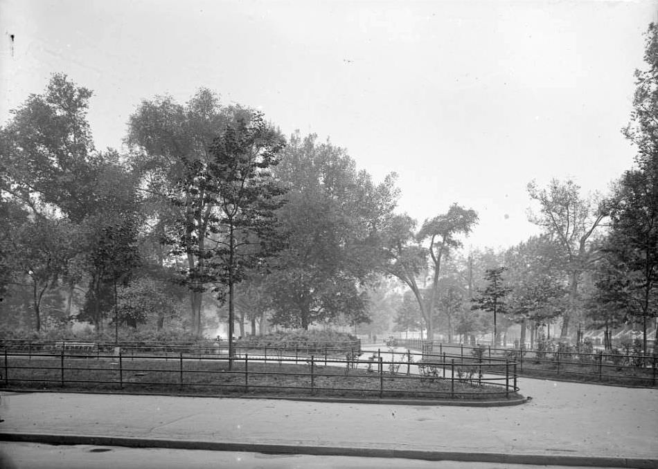 Washington Square Park, Looking West, Greenwich Village, New York City, 1916.