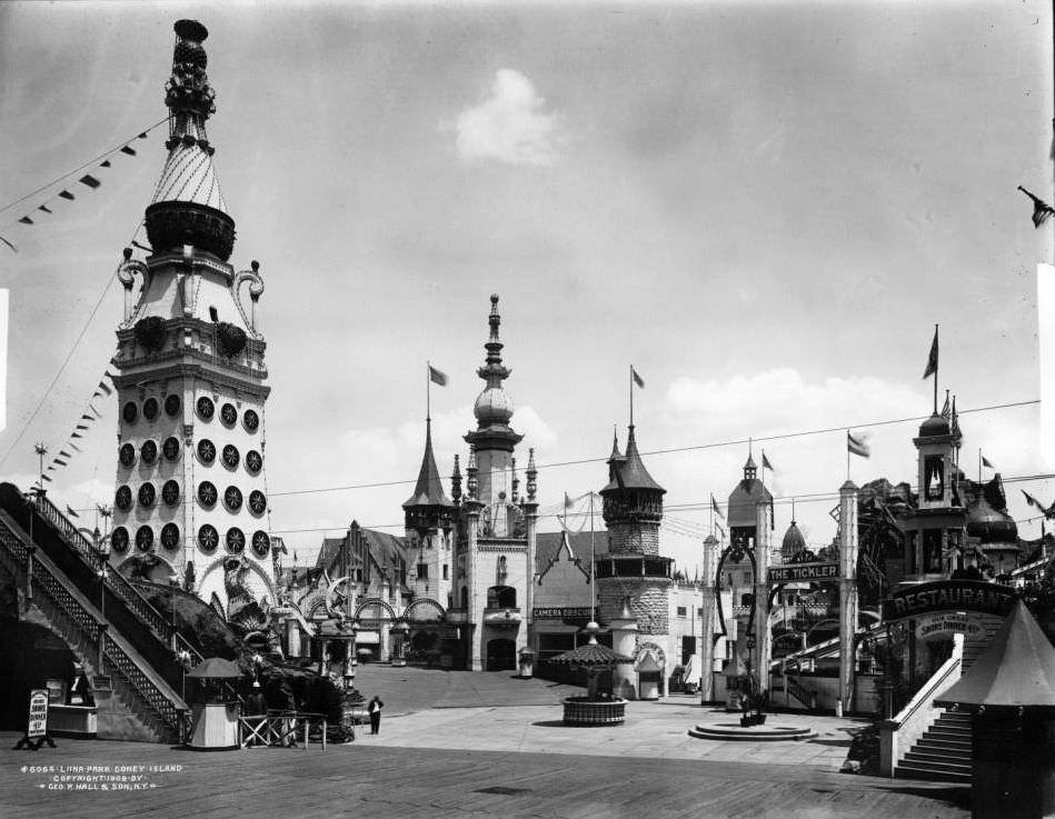 Luna Park, Coney Island, Brooklyn, 1908.
