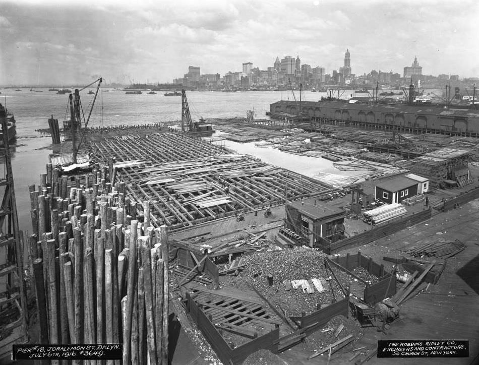 Pier 18, Joralemon Street, Brooklyn, 1916.