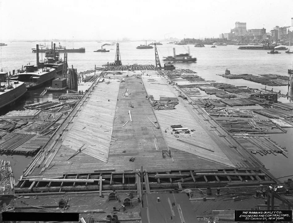 Pier 18, Joralemon Street, Brooklyn, 1916.