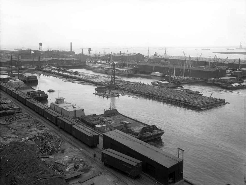 Pier 36, Atlantic Basin, Brooklyn, 1916.