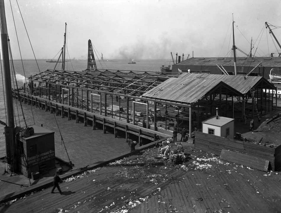 Pier 40, Atlantic Basin, Brooklyn, 1916.
