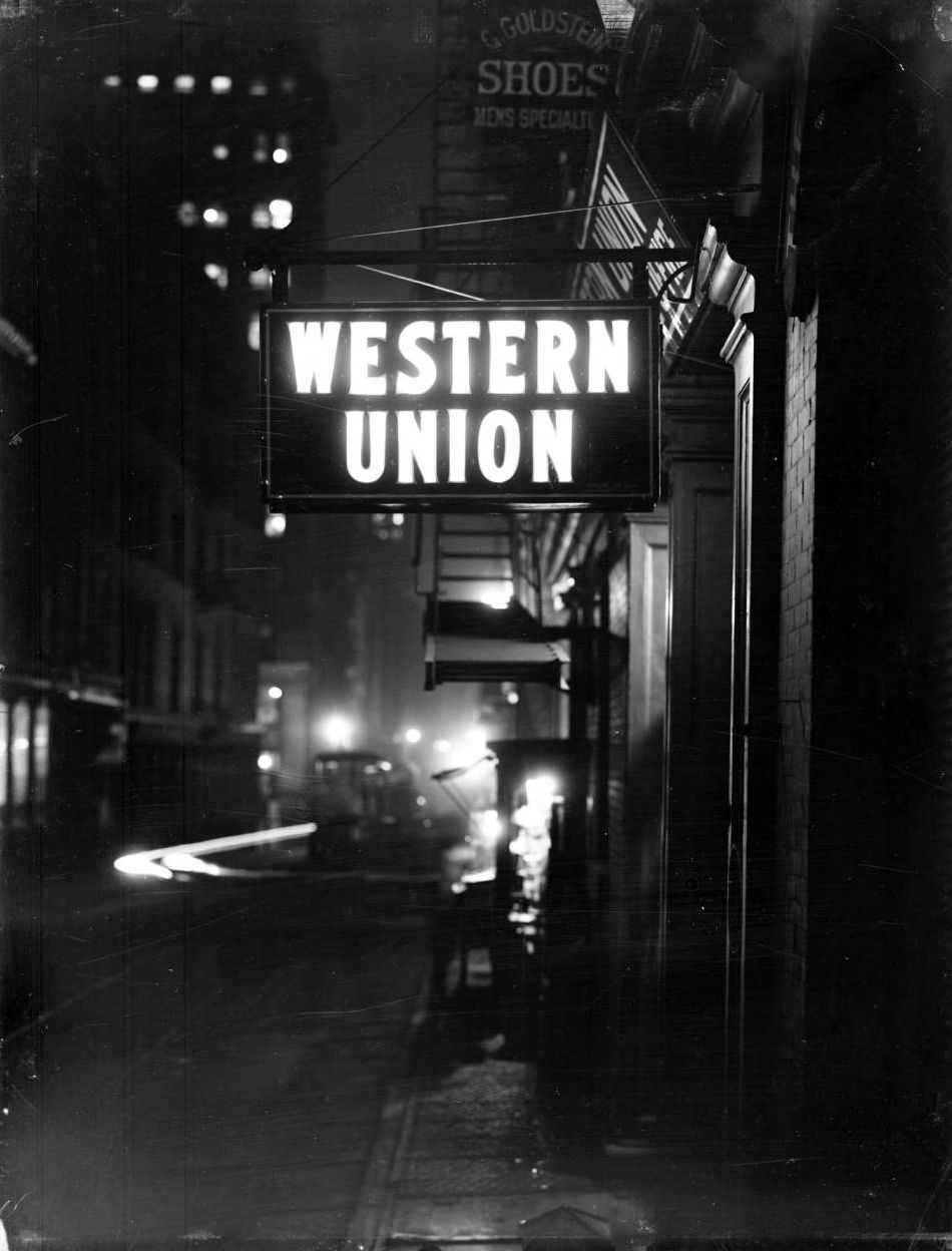 Illuminated Western Union At 165 Church Street, 1916.