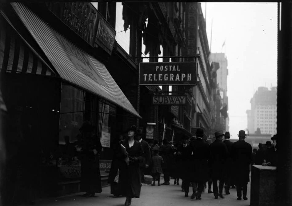 Postal Telegraph At 153 W. 42Nd Street, 1916.