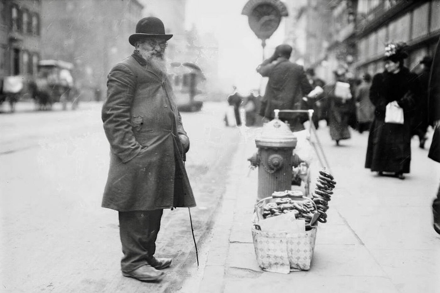 Pretzel Vendor On 6Th Ave, New York City, 1900.