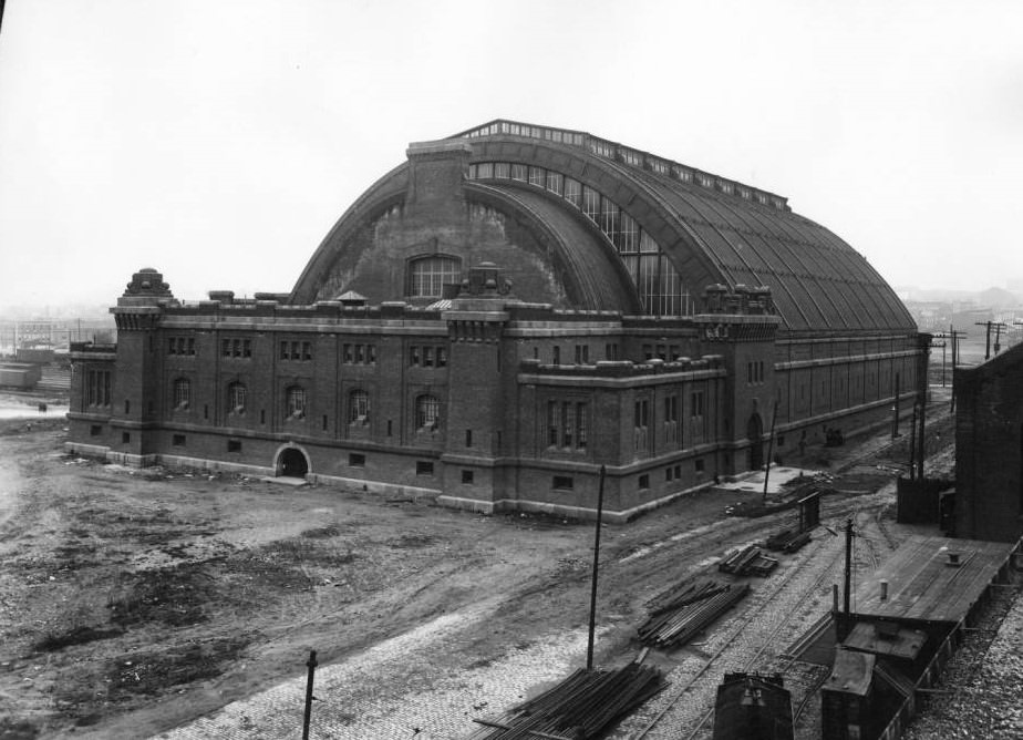 Brooklyn: 2Nd Naval Battalion Armory, First Avenue Between 52Nd Street And 51St Street.