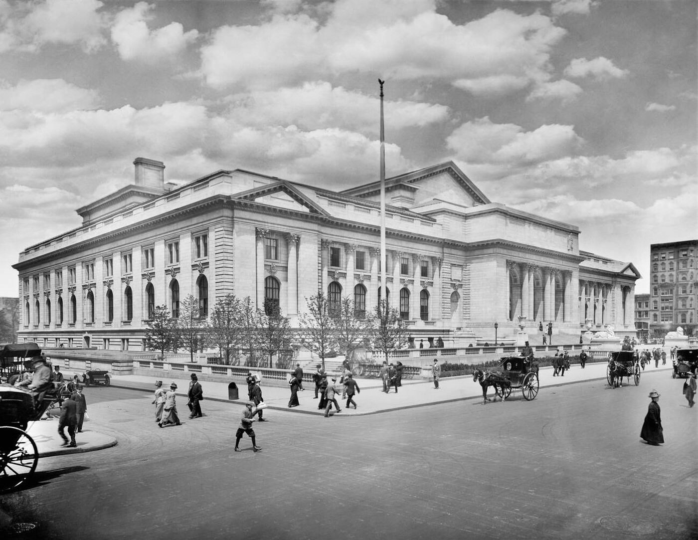 New York Public Library, Main Branch, Fifth Avenue And 40Th Street, 1910S.