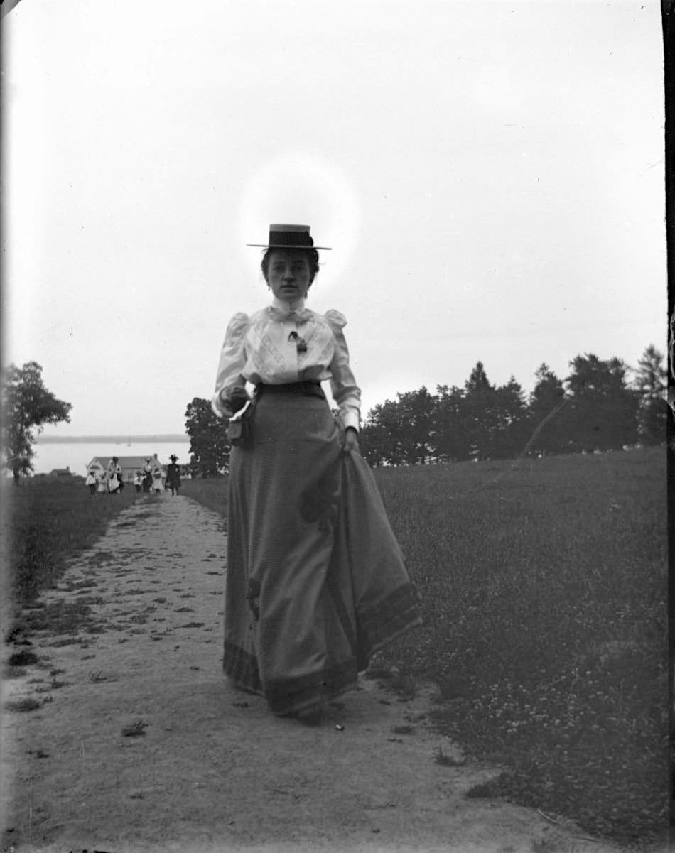 Mrs. Stonebridge, Lohbauer Park, Throggs Neck, Pelham Bay, Bronx, 1898.