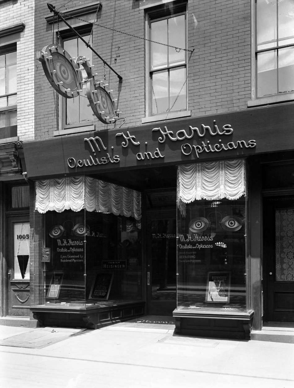 Broadway Storefront For M.h. Harris, Oculists And Opticians, Near Willoughby Street, Brooklyn, Ca. 1918.