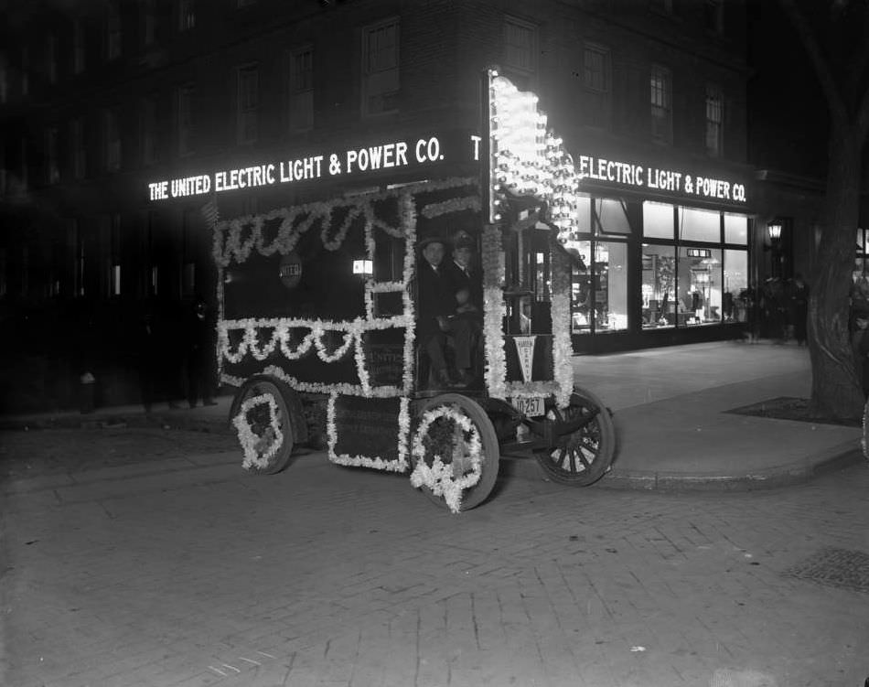 Decorated Uel&Amp;Amp;Pc Delivery Truck Outside A Uel&Amp;Amp;Pc Shop, Ca. 1916.