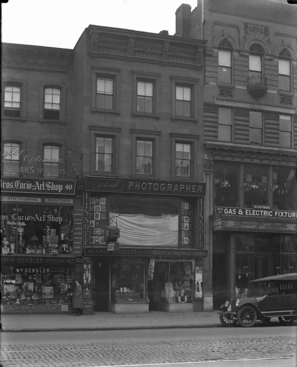 I. Issoff Photography Studio, 42 W. 125Th Street, Ca. 1917.