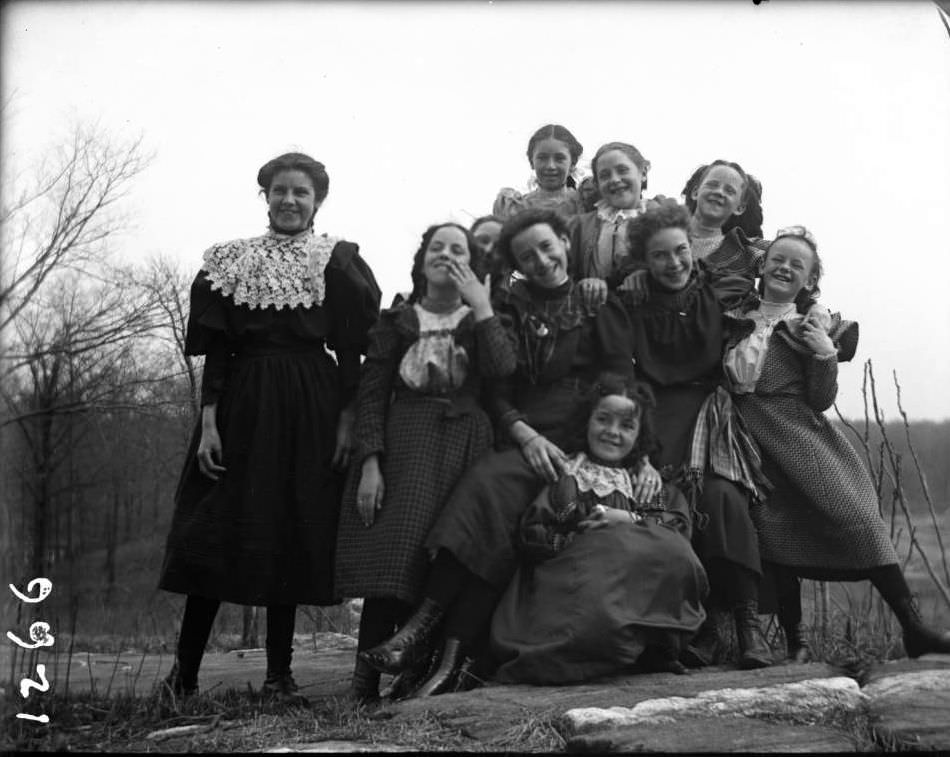 Ten Unidentified Girls At The New York Zoological Gardens, Bronx, 1890S.