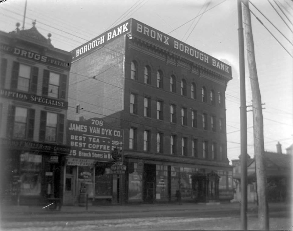 Branch Of The Bronx Borough Bank At The Corner Of Tremont Avenue And Park Avenue, Bronx, 1902.