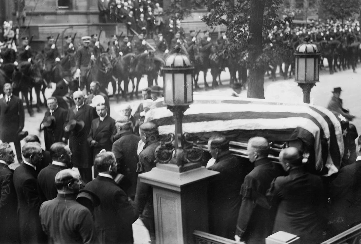 Coffin Outside Of William Jay Gaynor'S Home At 20 Eighth Ave., Brooklyn, 1910.