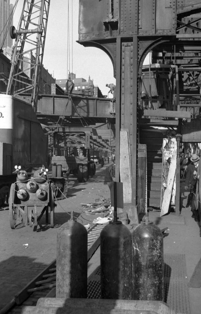 Ninth Avenue El, Manhattan, At Cortlandt Street Station, 1941.