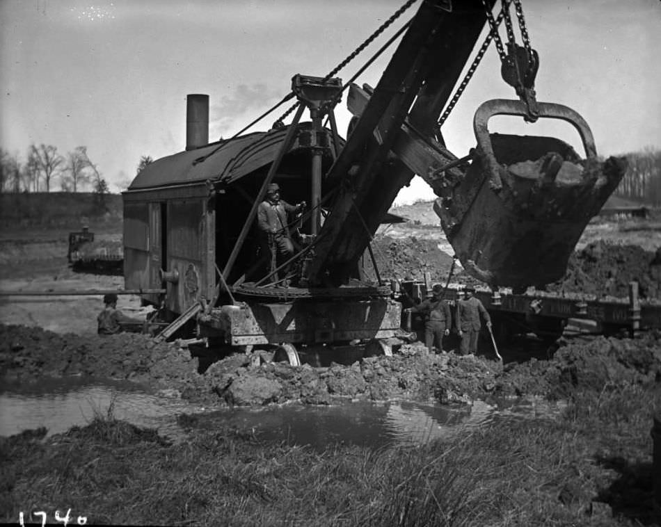 Steam Shovel And Workmen During The Construction Of Jerome Park, Bronx, 1905.