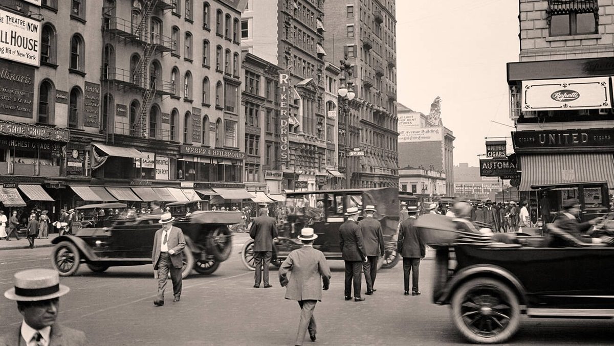 Fifth Avenue 1920S