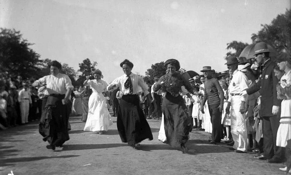 Women Racing Orchard Beach 1900S