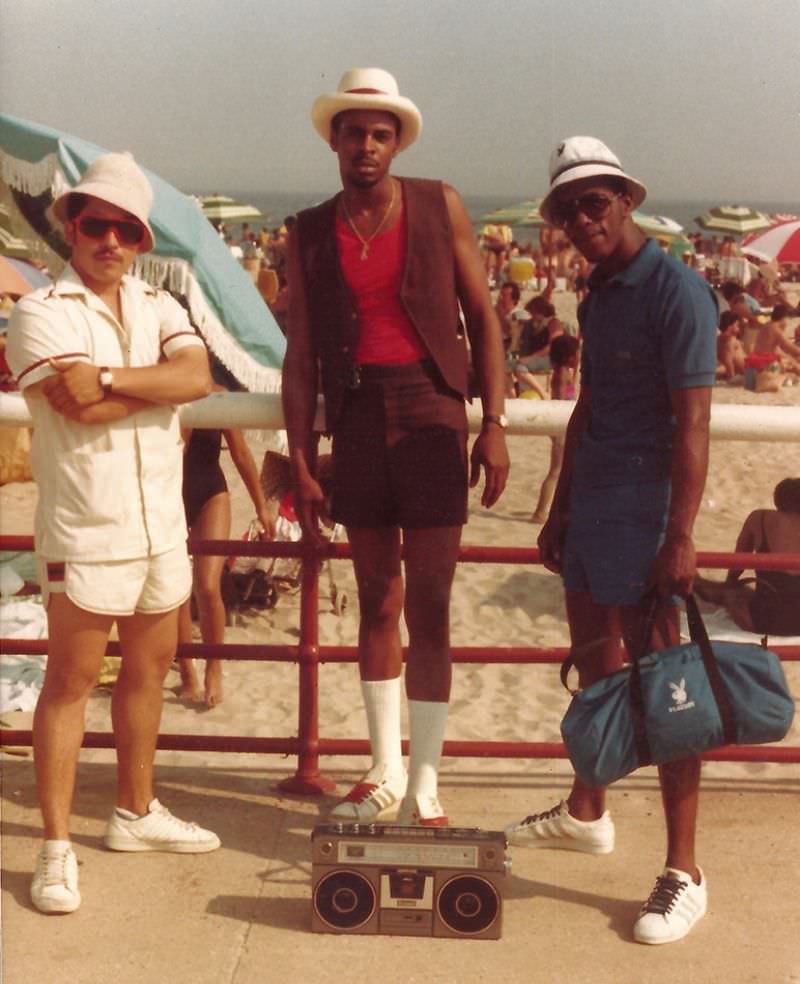 Boomboxes, Breakbeats, And Bold Style: Nyc Hip-Hop Scenes In The 1980S