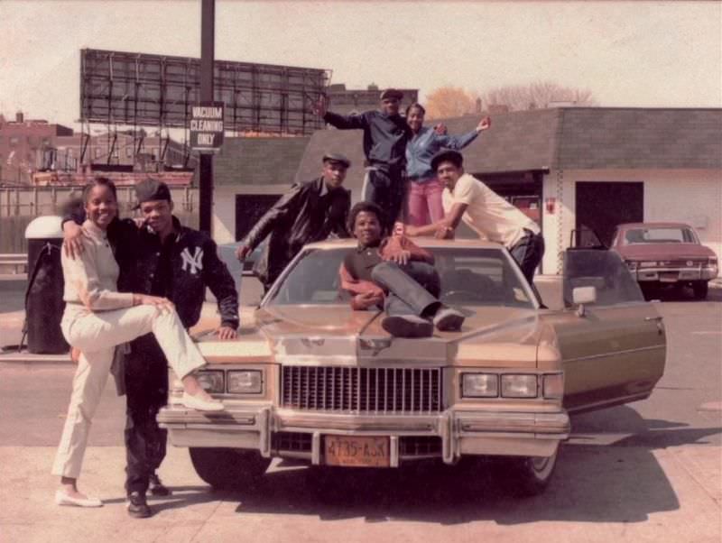 Boomboxes, Breakbeats, And Bold Style: Nyc Hip-Hop Scenes In The 1980S