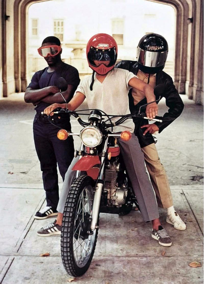 Boomboxes, Breakbeats, And Bold Style: Nyc Hip-Hop Scenes In The 1980S