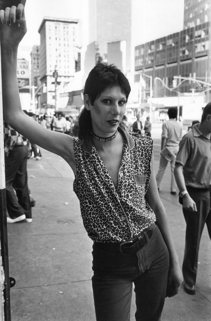 Crossroads Of Grit: Inside The Raw, Real Times Square Of The 1970S By Kenneth Siegel