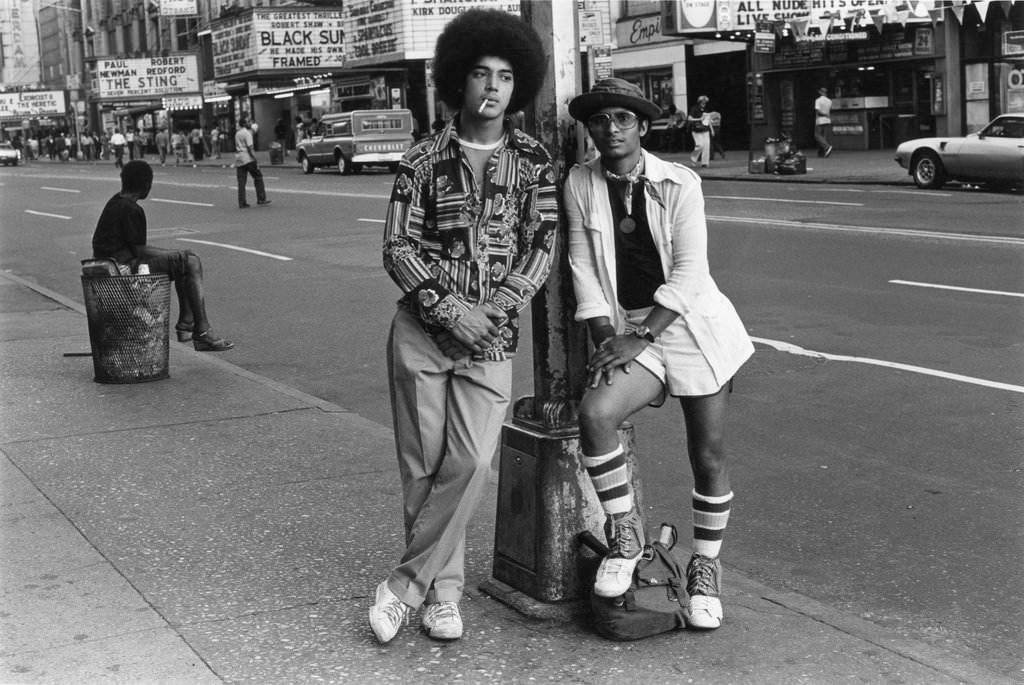 Crossroads Of Grit: Inside The Raw, Real Times Square Of The 1970S By Kenneth Siegel