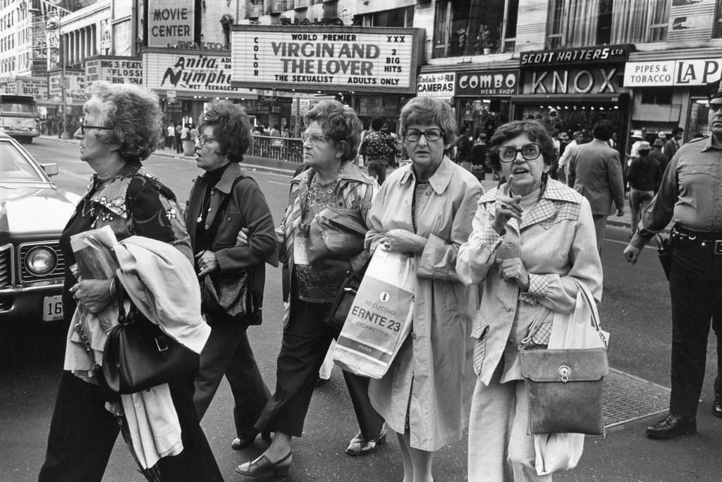 Crossroads Of Grit: Inside The Raw, Real Times Square Of The 1970S By Kenneth Siegel