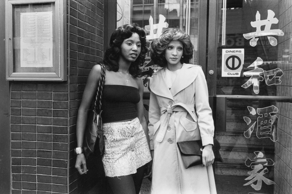 Crossroads Of Grit: Inside The Raw, Real Times Square Of The 1970S By Kenneth Siegel