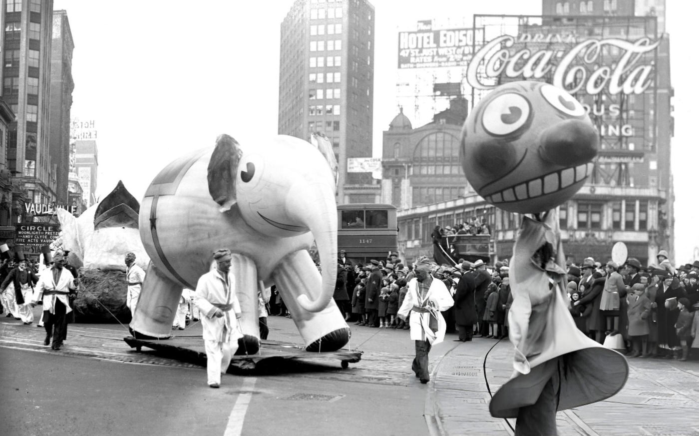 Floats Make Their Way Through The Streets Of Manhattan During Macy'S Thanksgiving Day Parade, 1931.