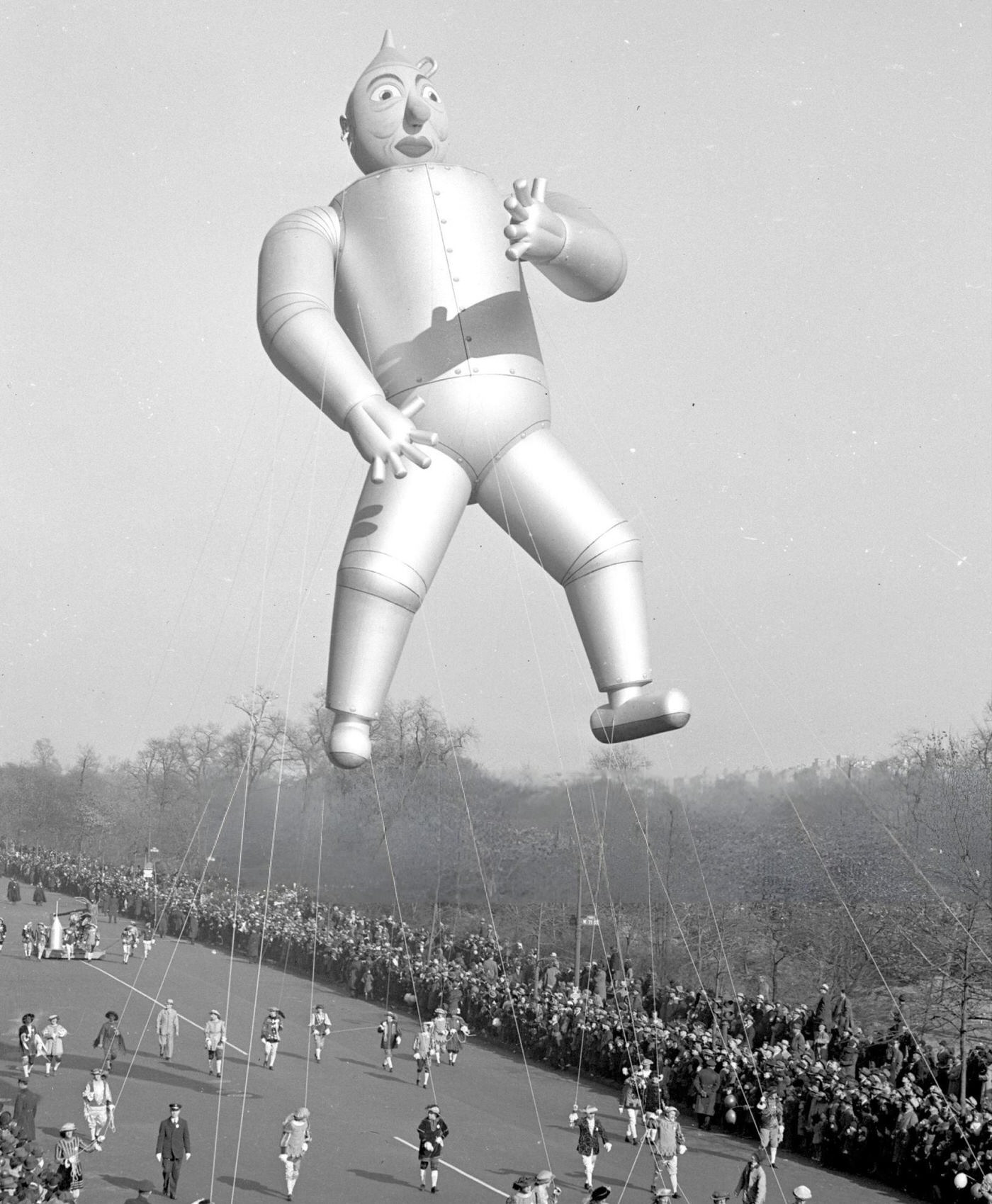 The Tin Man Balloon Flies High In Macy'S Thanksgiving Day Parade, 1939.