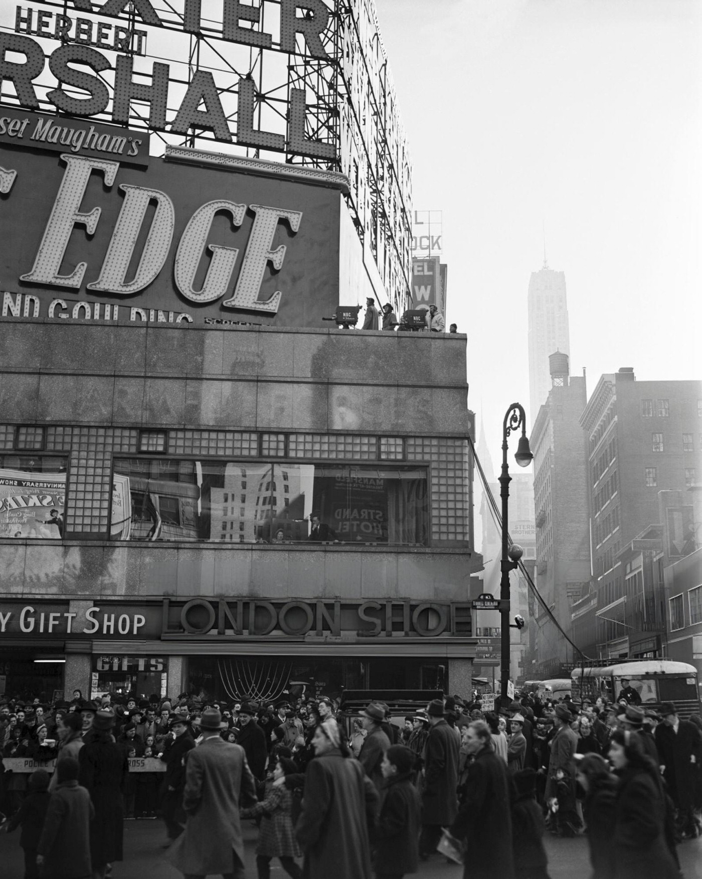 Spectators Watch The 1946 Macy'S Thanksgiving Day Parade, 1946.