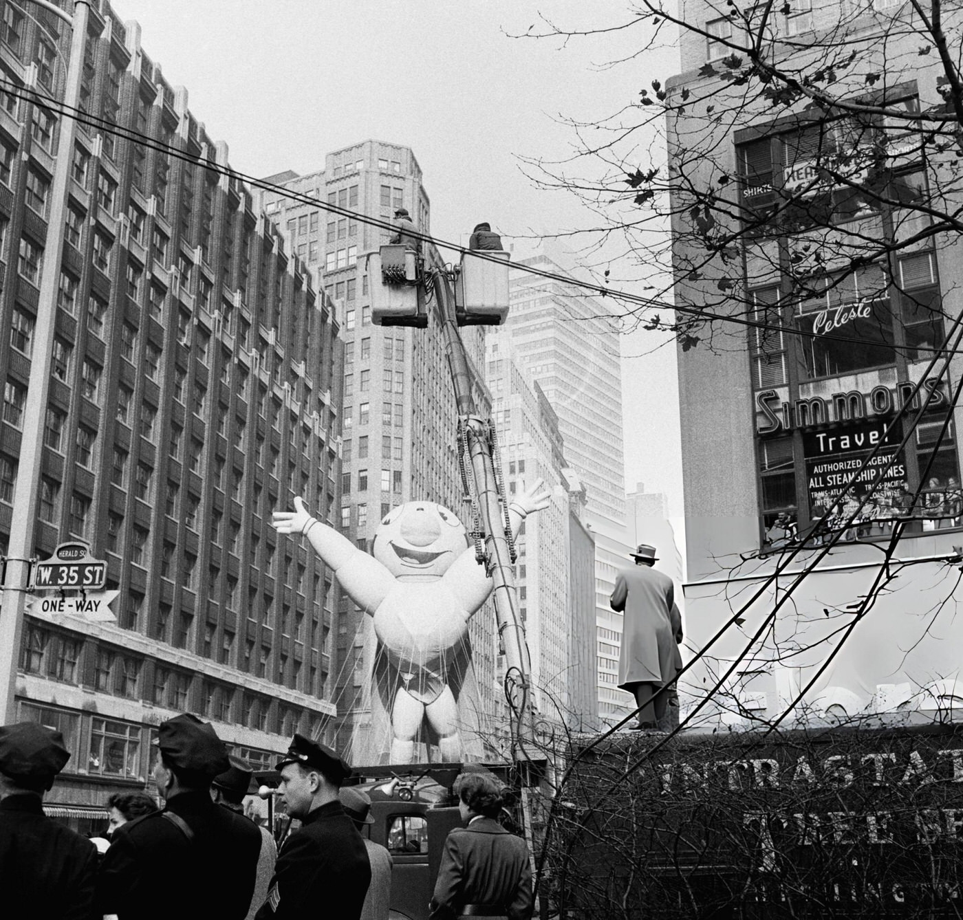 A Mighty Mouse Balloon Passes Overhead During The 1954 Macy'S Thanksgiving Day Parade, New York City, 1954.